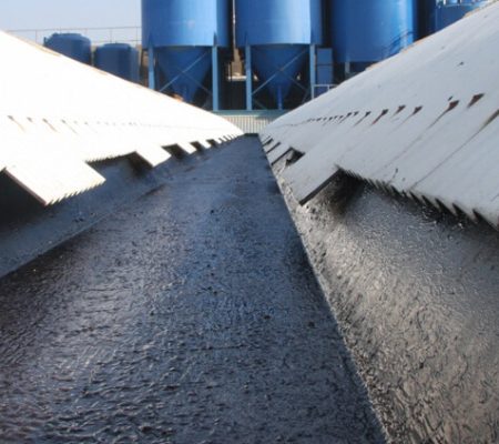 Liquid-sealant-gutters