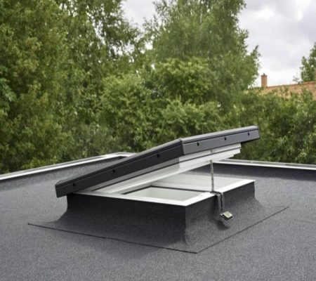 zoom_Velux_Electric_Flat_Glass_Roof_Window.jpg